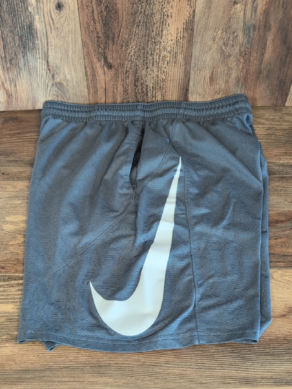 Nike Men’s Gray Athletic Shorts with White Swoosh XXL              M287